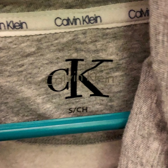 Calvin Klein Sweatshirt - Picture 4 of 6